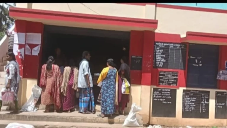 கொல்லங்கோடு பகுதியில்அதிக குடும்ப அட்டை இருப்பு- பொருட்கள் கிடைக்காமல் மக்கள் தவிப்பு-சமூக பொதுநல இயக்கம் புகார் –