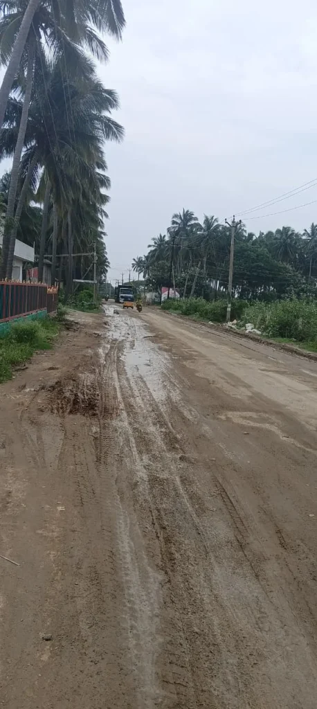 Aralvaimozhi Kumarapuram saalai potholes, samuga pothunala iyakkam pugaar