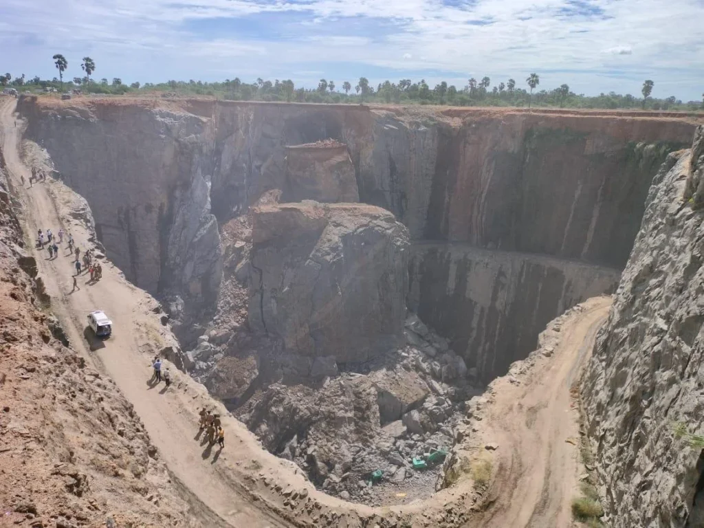 citizens-injured-quarry-meeting