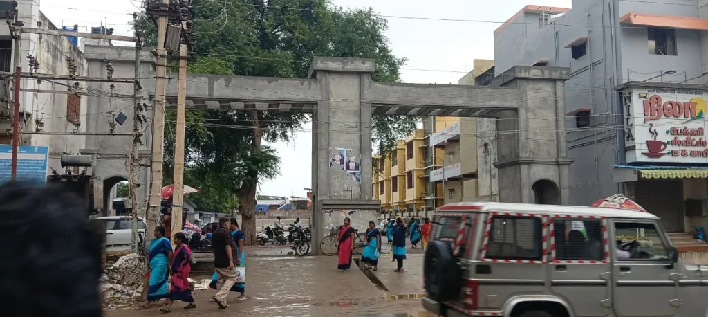 Vallioor Viyabarigalukku Sandhaiyil Kadai Vazhanguvathil Peruratchi Kularrupadi - Samuga Pothunala Iyakkam Kuttrachaatu