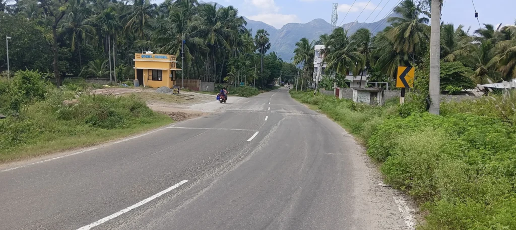 A report on ongoing accidents in Kumari district caused by the absence of warning signs at road speed traps, raised by a social welfare group.
Kumari district news, road safety, speed breakers, warning signs, road accidents