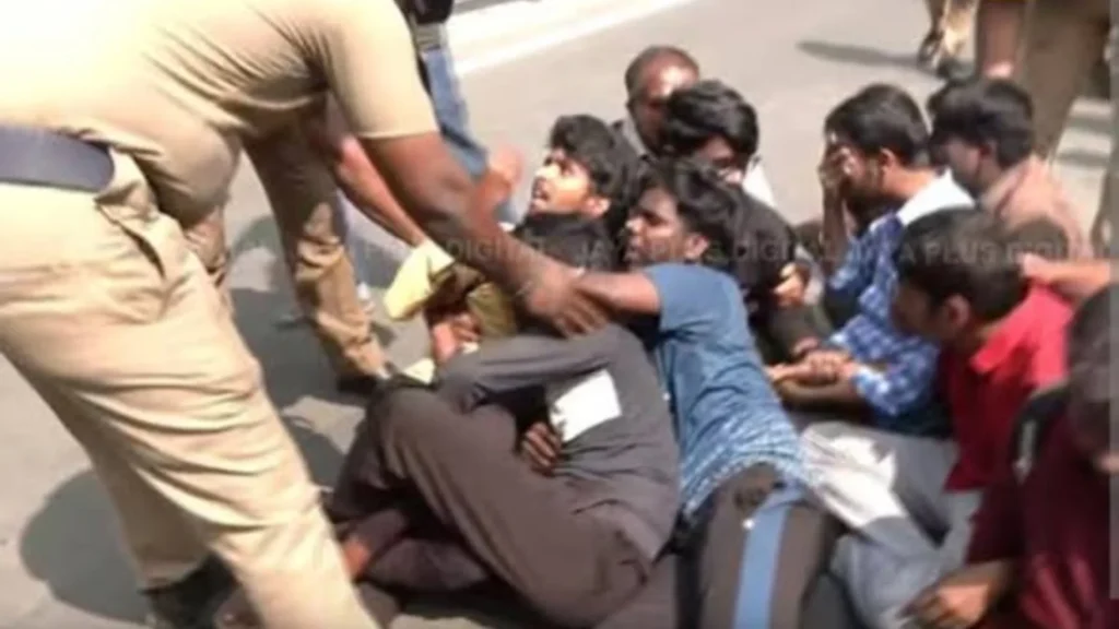 சென்னையில் போராட்டம் நடத்திய மாற்றுத்திறனாளிகள் மீது போலீசார் நடவடிக்கை எடுத்த சம்பவம்