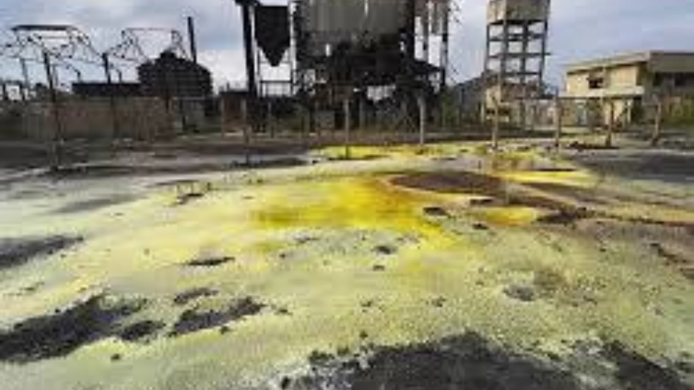 ராணிப்பேட்டையில் குவிந்துள்ள குரோமியம் கழிவுகள் சுற்றுச்சூழல் மற்றும் மக்களின் ஆரோக்கியத்திற்கு அபாயம்