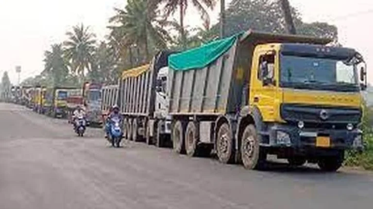 கேரளாவுக்கு கனிமவள லாரிகள் குமரி மாவட்டம் வழியாக செல்ல தடை தொடர்பாக முன்னாள் அமைச்சர் அடாவடி பேச்சு – சமூக பொதுநல இயக்கம் கண்டனம்.