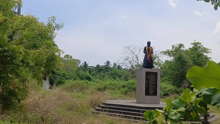 குமரி மாவட்டத்தில் பராமரிப்பின்றி பாழடைந்த நிலையில் காட்சி அளிக்கும் வேலுத்தம்பி தளவாய் நினைவிடம். சமூக பொதுநல இயக்கம் குற்றச்சாட்டு-