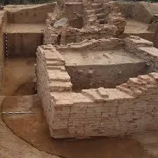 தென்காசியின் வரலாற்றுப் பொக்கிஷம் – கரிவலம்வந்தநல்லூர் பாதுகாக்கப்பட வேண்டும்
தமிழர் நாகரிகத்தின் புதிய சான்றுகள் – கரிவலம்வந்தநல்லூர் அகழ்வாய்வு
சங்ககால படிக்கிணறு கண்டுபிடிப்பு – தொல்லியல் தள பாதுகாப்பு அவசியம்