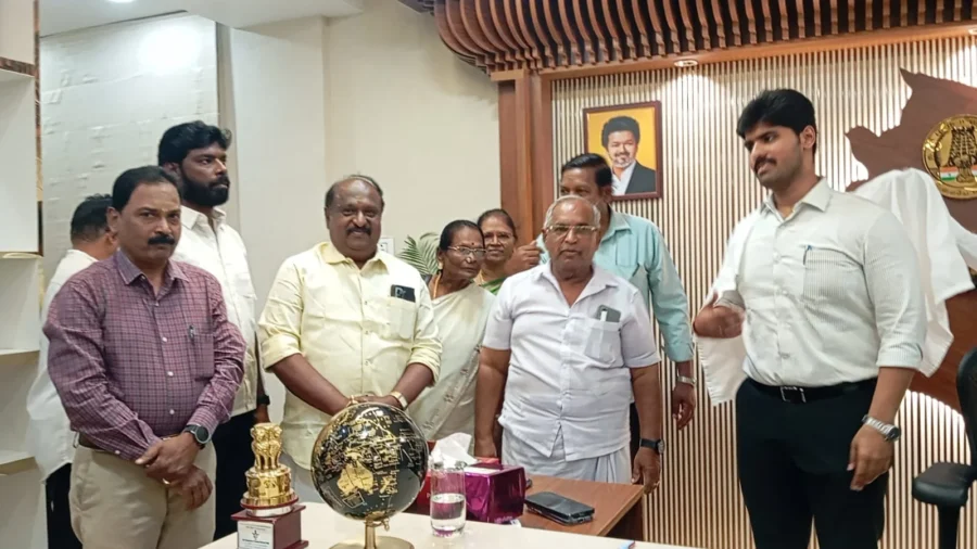 tnspi-members-visit-nagercoil-collector-group-photo