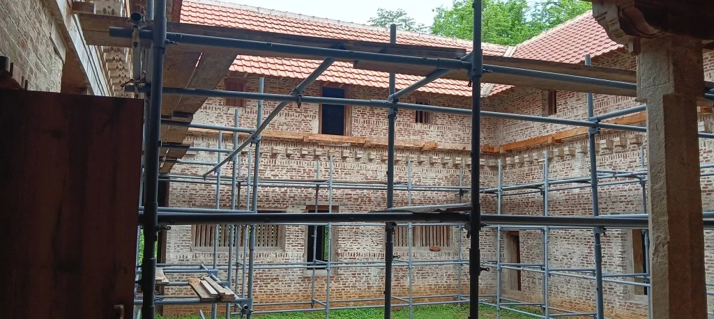 முடங்கிய இரணியல் அரண்மனை புனரமைப்பு பணிகள்
பாரம்பரிய சின்னமான இரணியல் அரண்மனைக்கு நிதி ஒதுக்கீடு கோரிக்கை
இரணியல் அரண்மனை புனரமைப்பு பணிகளை விரைந்து முடிக்க வேண்டும்
குமரியின் வரலாற்று சின்னம் இரணியல் அரண்மனை பாதுகாக்கப்படுமா?
இரணியல் அரண்மனை புனரமைப்பு பணிகள் தாமதம் குறித்து புகார்